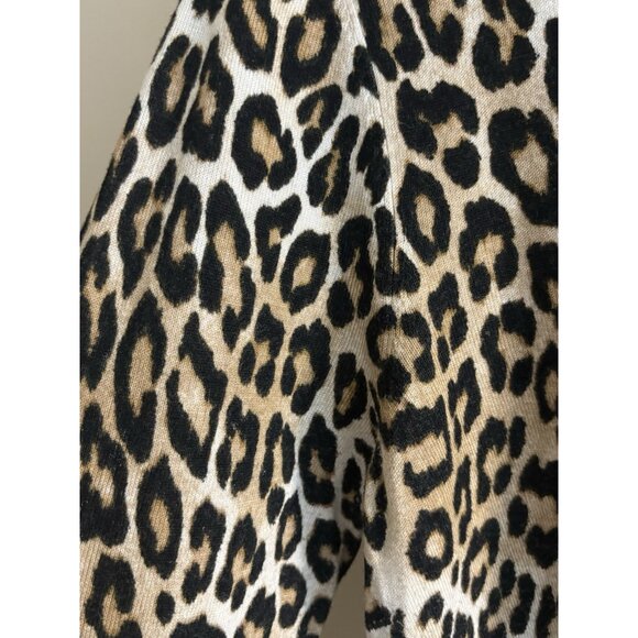 Chico's Animal Print Pullover Top Three Buttons on Sleeve Tan and Black Large - Picture 3 of 11